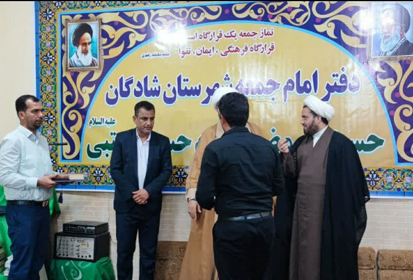 تجليل از کانونهاي مساجد شهرستان شادگان بمناسبت 19 مهرماه