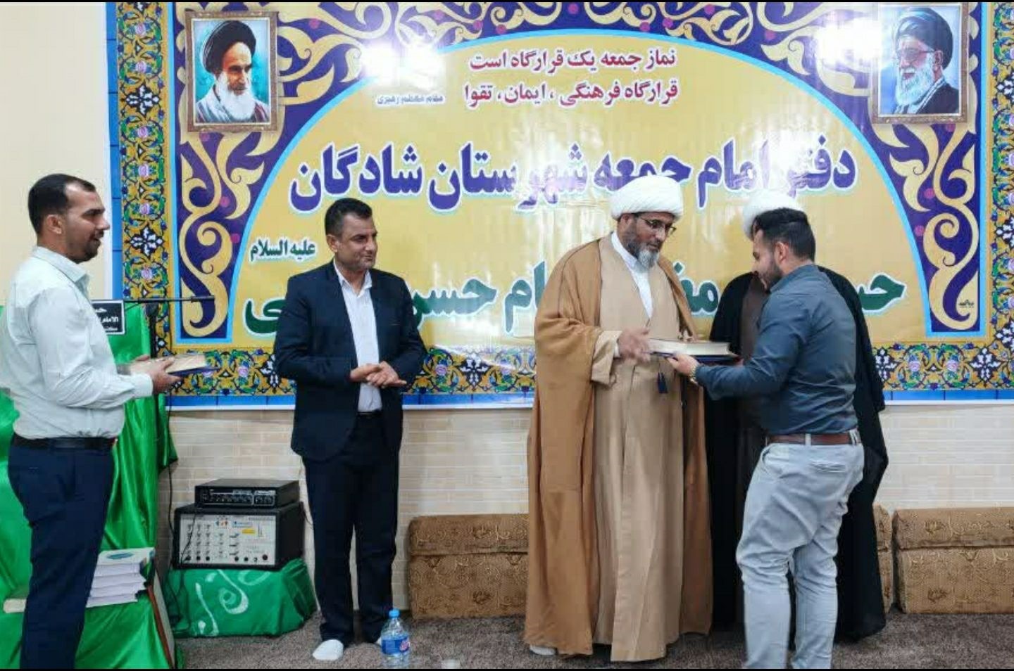 تجليل از کانونهاي مساجد شهرستان شادگان بمناسبت 19 مهرماه