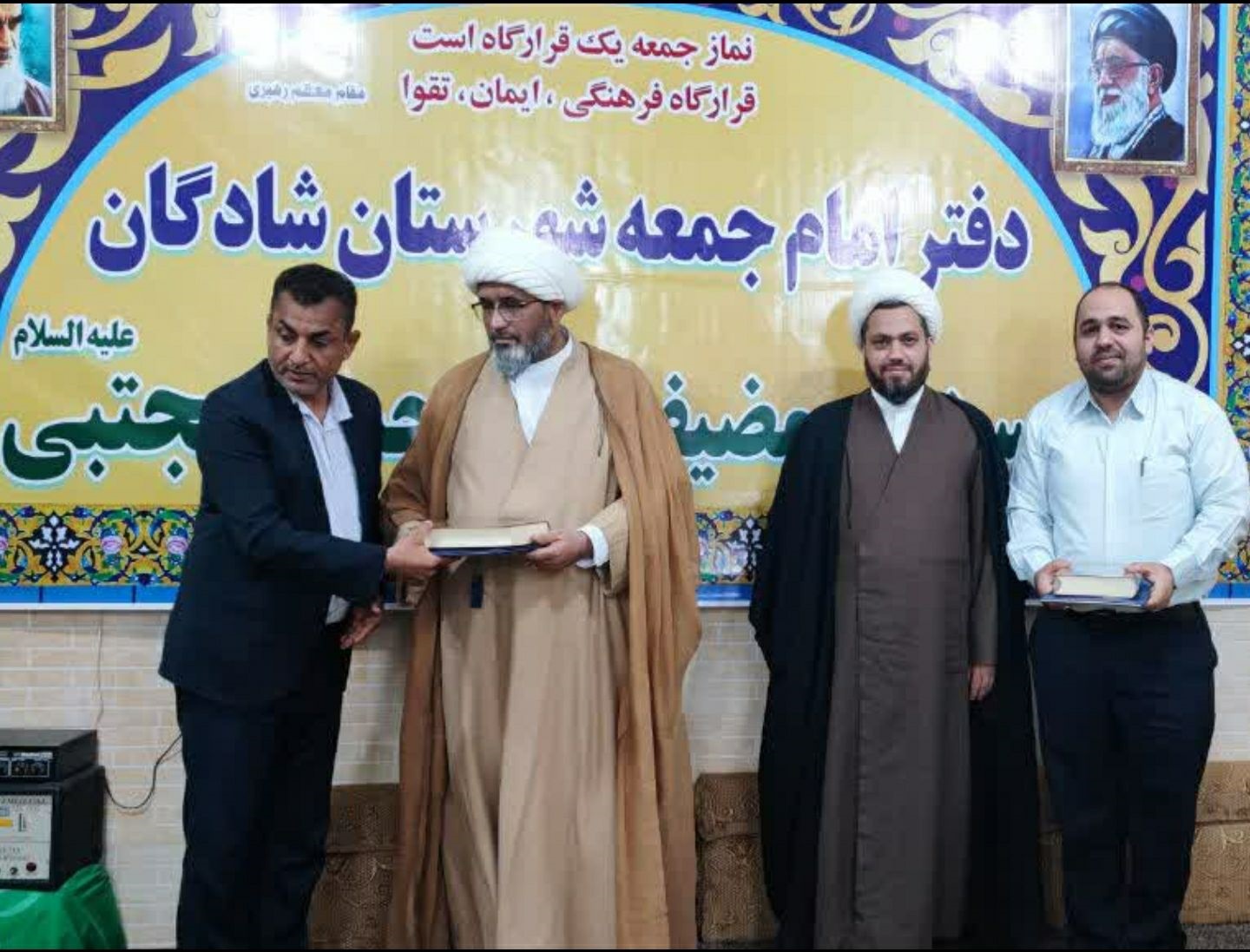 تجليل از کانونهاي مساجد شهرستان شادگان بمناسبت 19 مهرماه